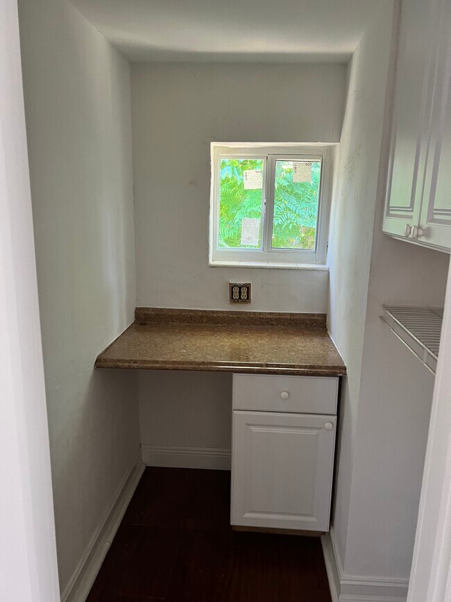 Foto del edificio - 275 SW 8th St