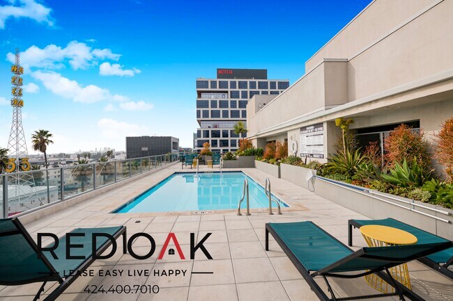 Foto del edificio - 5837 W Sunset Blvd