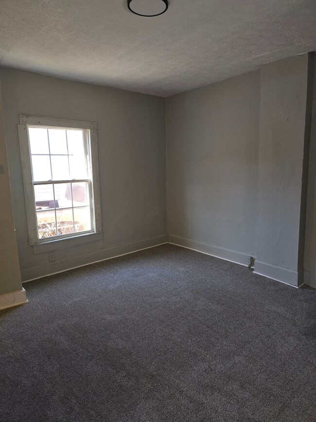 Building Photo - 208/210 Meagher Ave