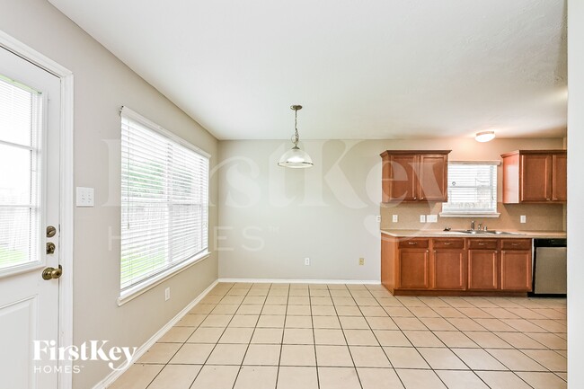 Building Photo - 4435 Sprangletop Ave