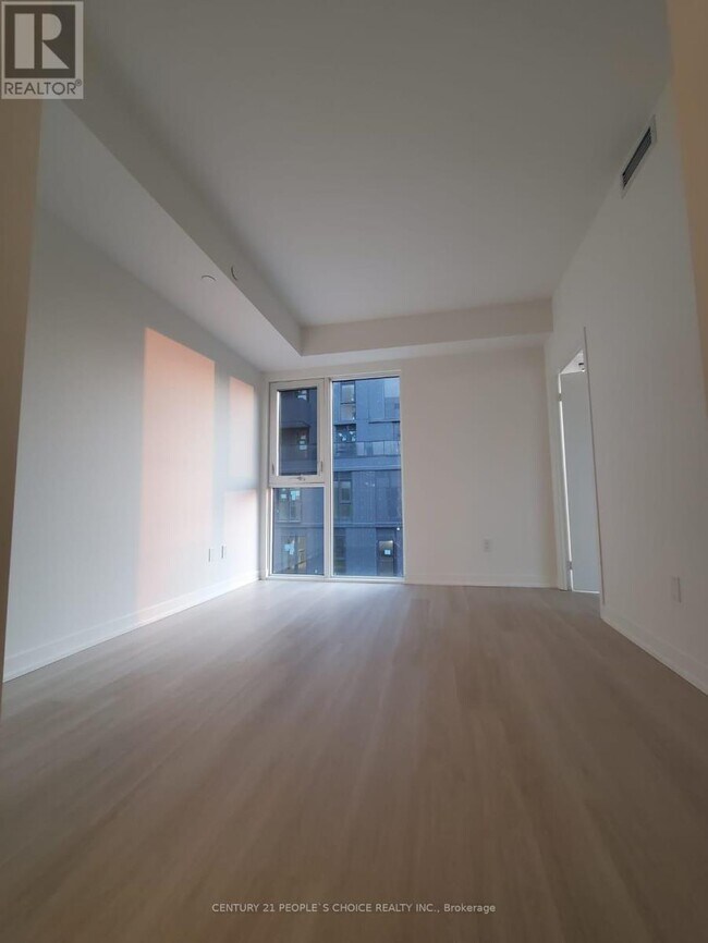 Photo du bâtiment - 500 Wilson Ave