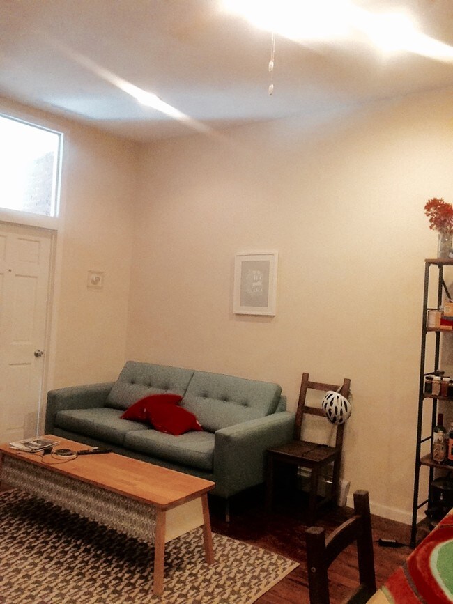 Building Photo - 594 Bainbridge St