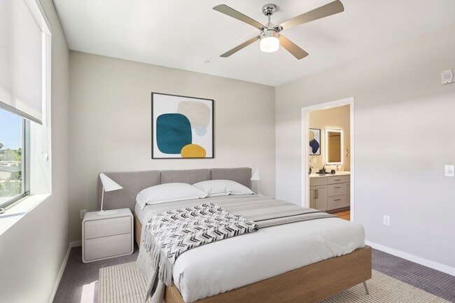 Interior Photo - Onyx North Central