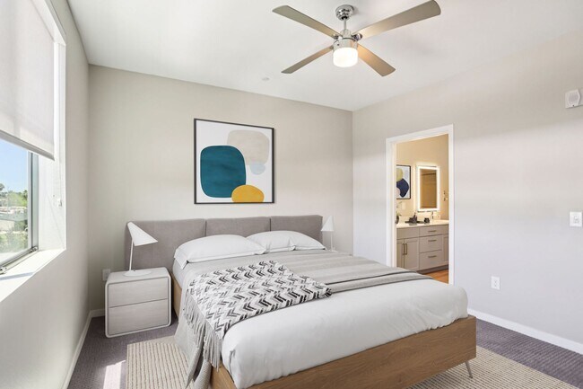 Interior Photo - Onyx North Central