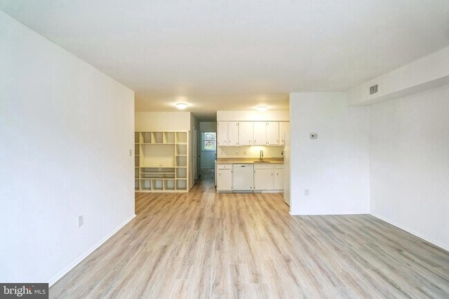 Foto del edificio - 4616 Silverwood St