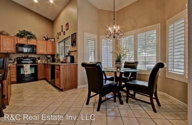 Building Photo - 3359 E Mountain Vista Dr