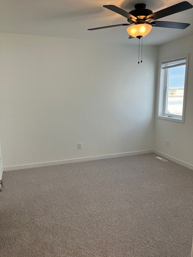 Building Photo - New 3 Bedroom/3 Bathroom Twin Home