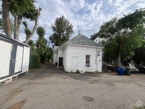 Building Photo - 963 E 200 S