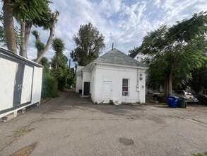 Building Photo - 963 E 200 S