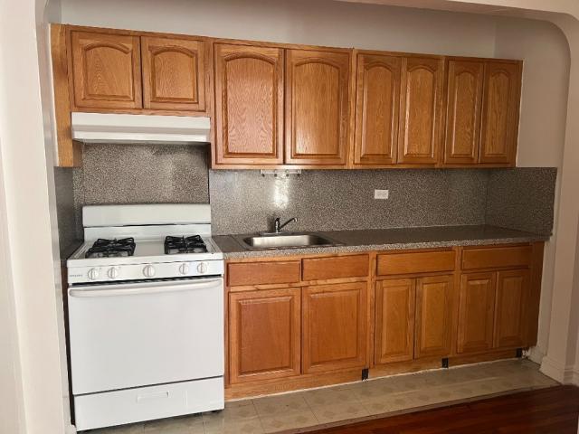 Foto del edificio - 1 bedroom in SUNNYSIDE NY 11104