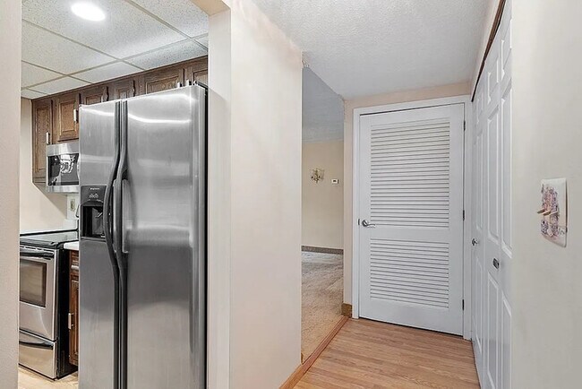 Foto del edificio - 2 Ledgewood Way