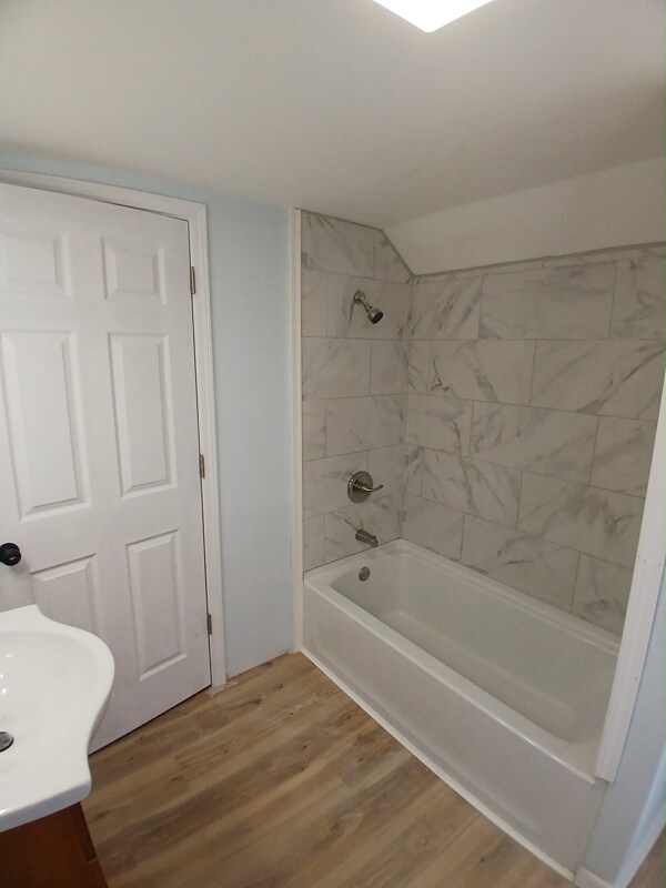 Foto del edificio - 2311 W Godman Ave