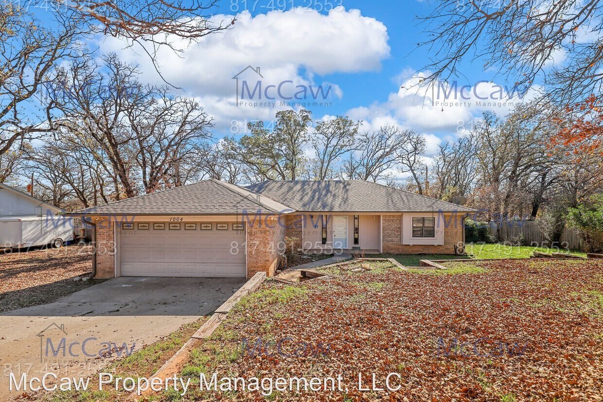 Primary Photo - 3 br, 2 bath House - 1004 Lakeview Dr.,