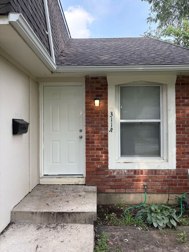 Building Photo - 311 Hawthorne Ct