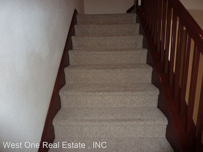 Building Photo - 5 br, 3 bath House - 2380 Tolbert Dr.