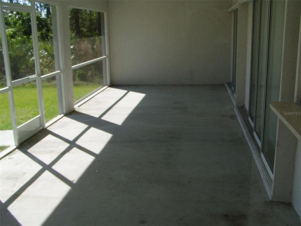 Building Photo - 1550 Abalom St