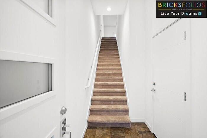 Foto principal - A move-in-ready gem nestled on Sunset Blvd!