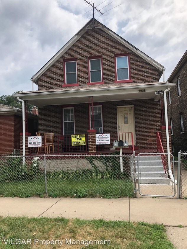 Primary Photo - 3925 Pulaski St