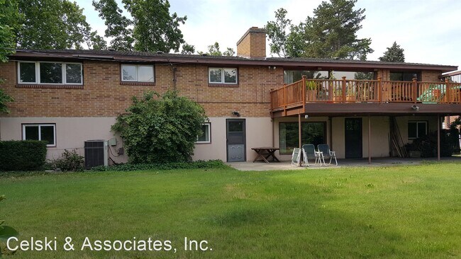 Foto del edificio - 5 br, 3 bath House - 760 S. Tacoma St.