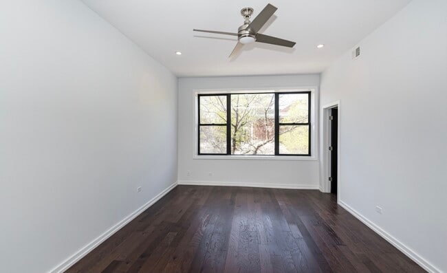 Foto del edificio - 721 S Western Ave