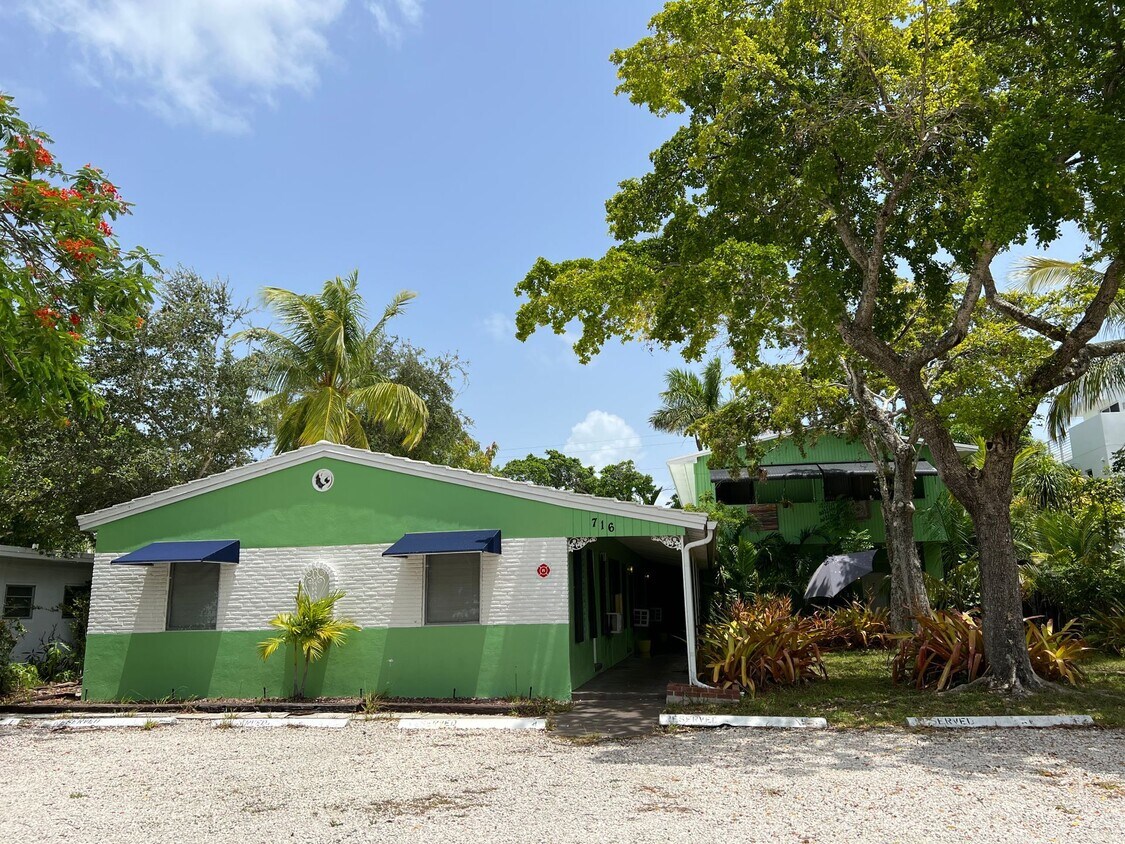 Building Photo - ACS 716 LLC