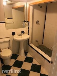 Foto del edificio - 7444 Abington Ave