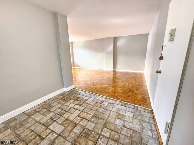Foto del edificio - 415 Claremont Ave