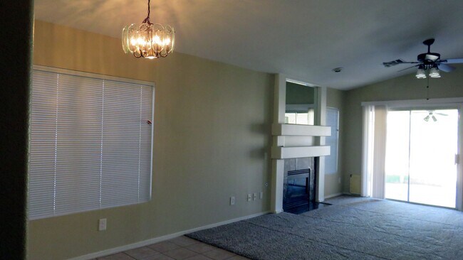 Foto del edificio - 4 BEDROOMS, 2 BATH @ BROADWAY AND 86TH