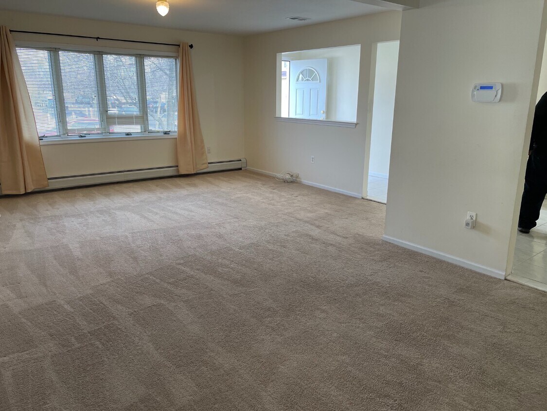 Foto principal - 100 Kenilworth Ave