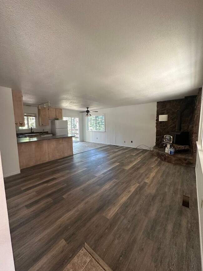 Foto del edificio - Great Location on Gardner Mountain - Long Term Rental