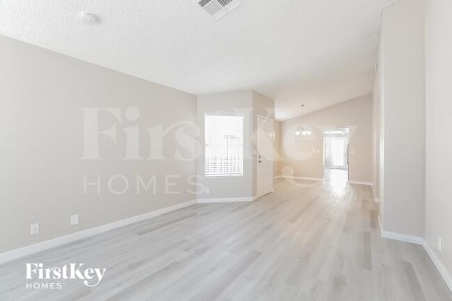 Building Photo - 3336 Surfline Dr