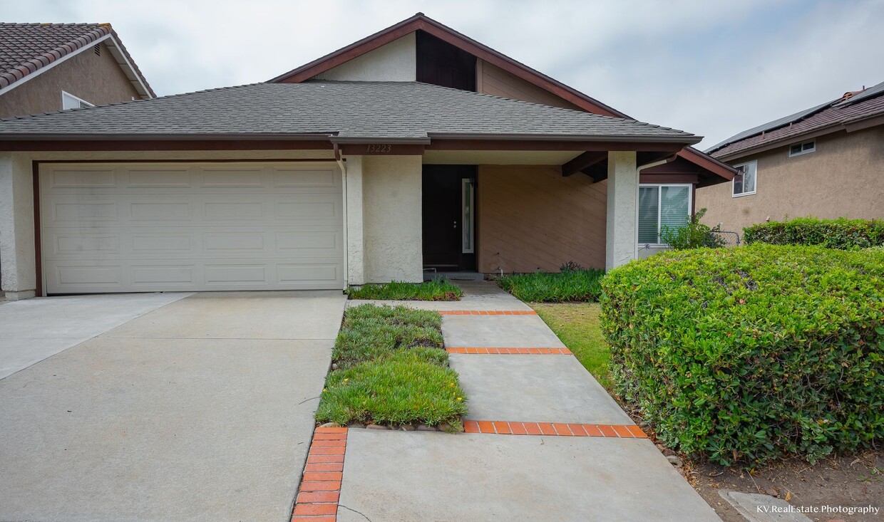 Primary Photo - 4 Bed/ 2 bath House in Rancho Penasquitos