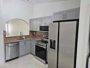 Building Photo - 2911 SE 13th Ave