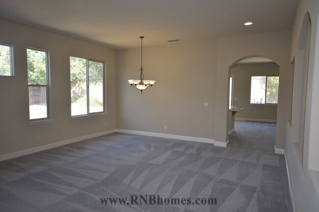 Building Photo - 204 Dodd Pl