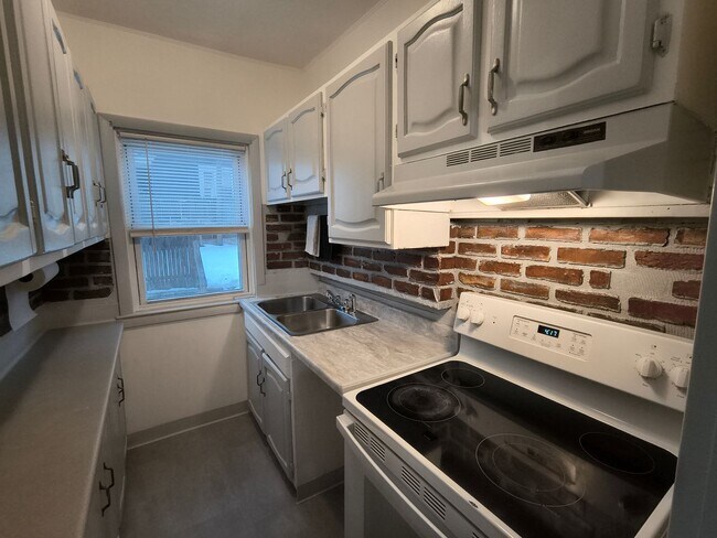 Foto del edificio - 823-825 Main Street