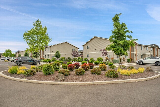 Foto del edificio - Country Living with Modern Flair: Wake up to the sounds of nature, Live Minutes from Everything