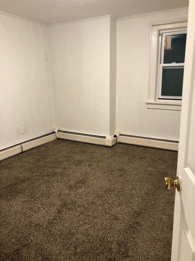 Bedroom - 87 Pine Hill Ave