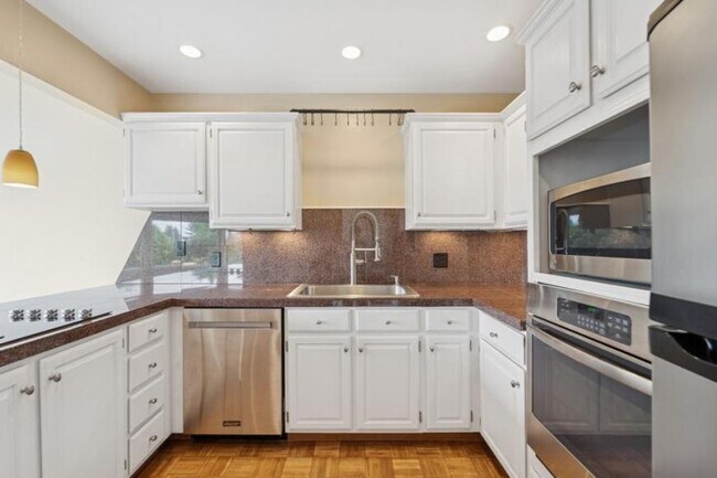 Foto del edificio - 2 bedroom in Seattle WA 98109