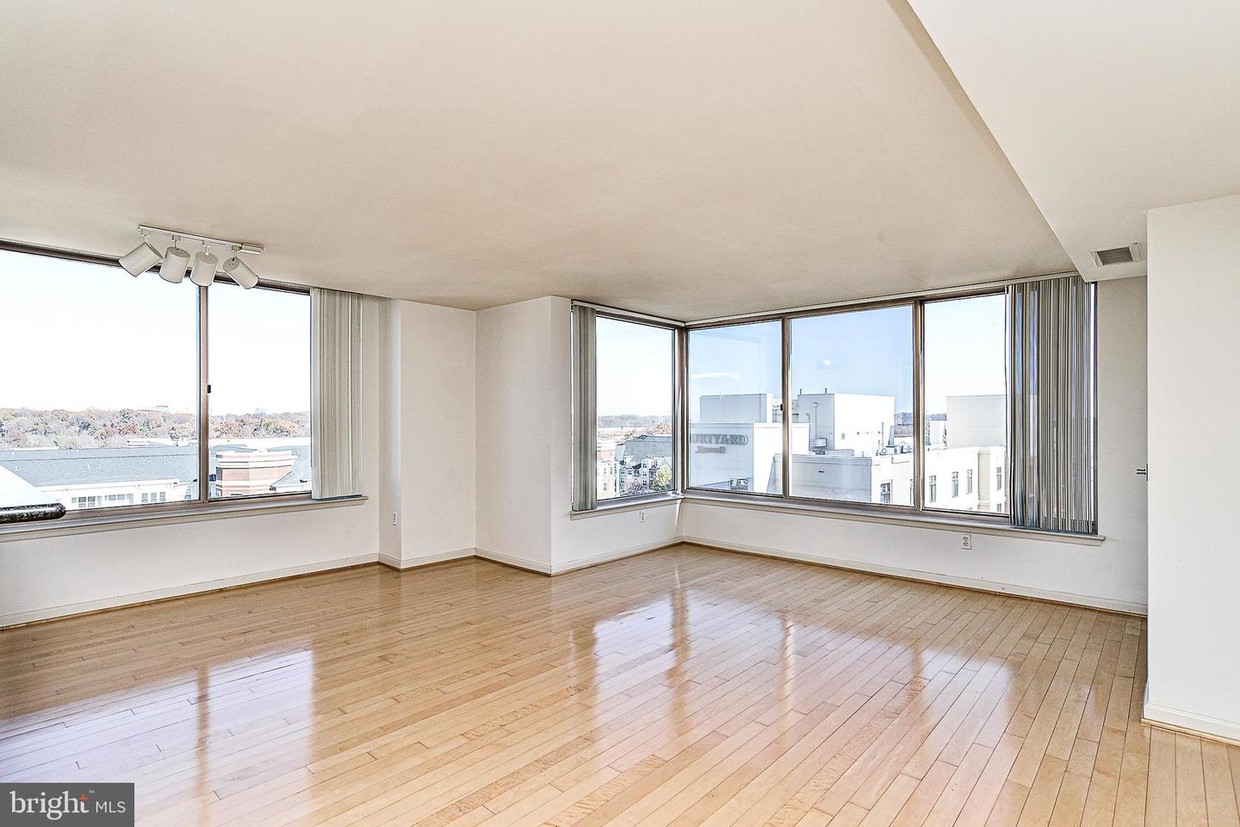 2726 Gallows Rd Unit 1316, Vienna, VA 22180 Condo for Rent in Vienna