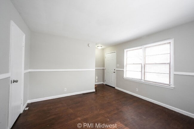 Foto del edificio - Charming 2 Bedroom Duplex with Spacious La...