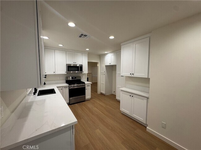 Foto del edificio - 15234 Kingsbury St