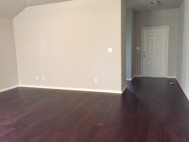 Foto del edificio - House for Lease in Sherman