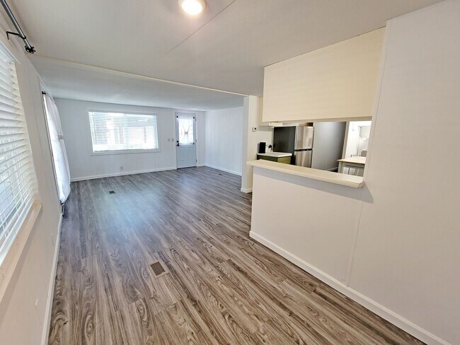 Foto del edificio - 3 Bedroom 2 Bath in Munds Park with AC!