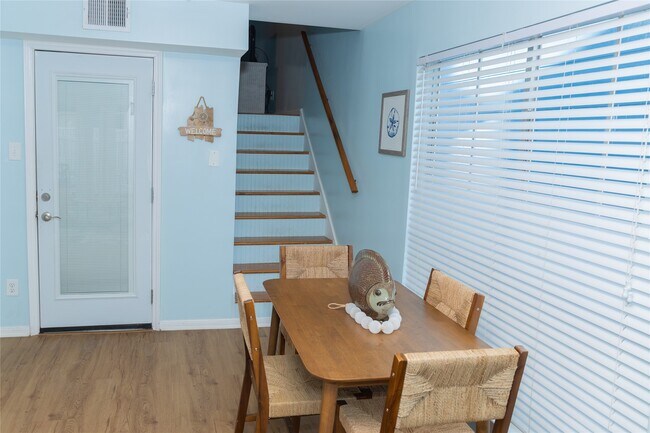 Foto del edificio - 3506 Cove View Blvd
