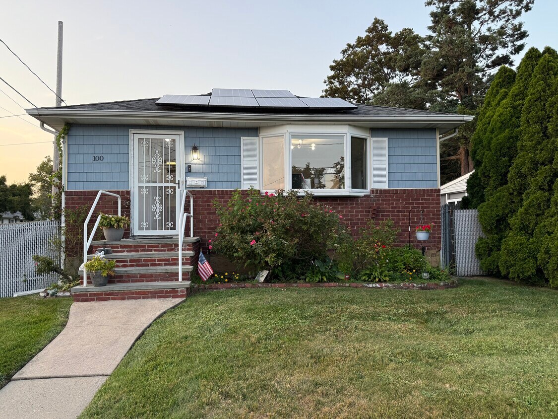 Foto principal - 100 Meade Ave