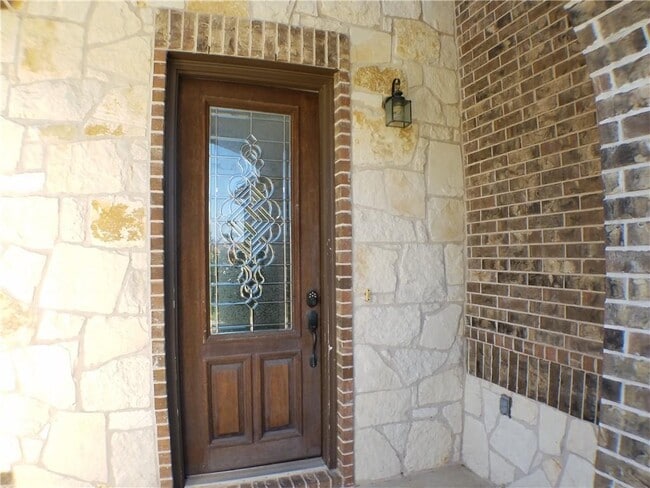 Building Photo - 311 Cushman Dr