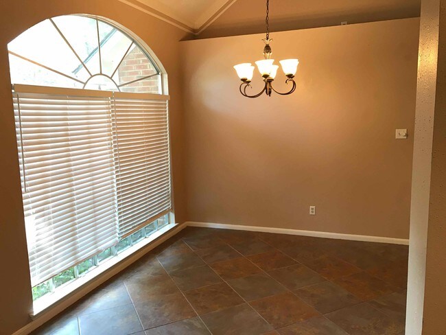 Building Photo - 5427 Fern Park Drive