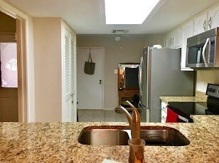 Foto del edificio - 7211 Lakewood Dr