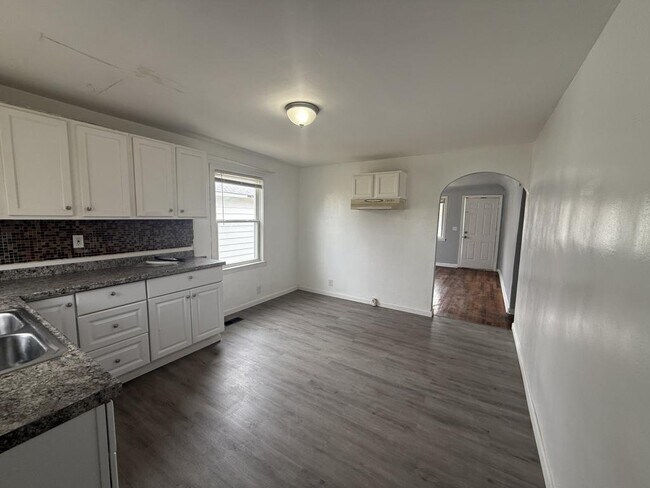 Foto del edificio - 1248 Ingleside Ave