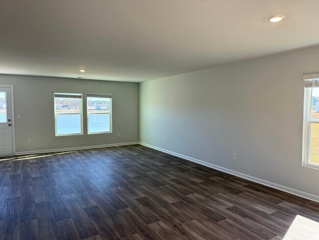 Building Photo - 517 Cambria Dr